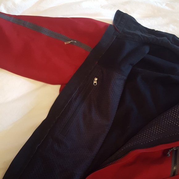 Performance Softshell by Mountain Hardware, EUC - Picture 4 of 6